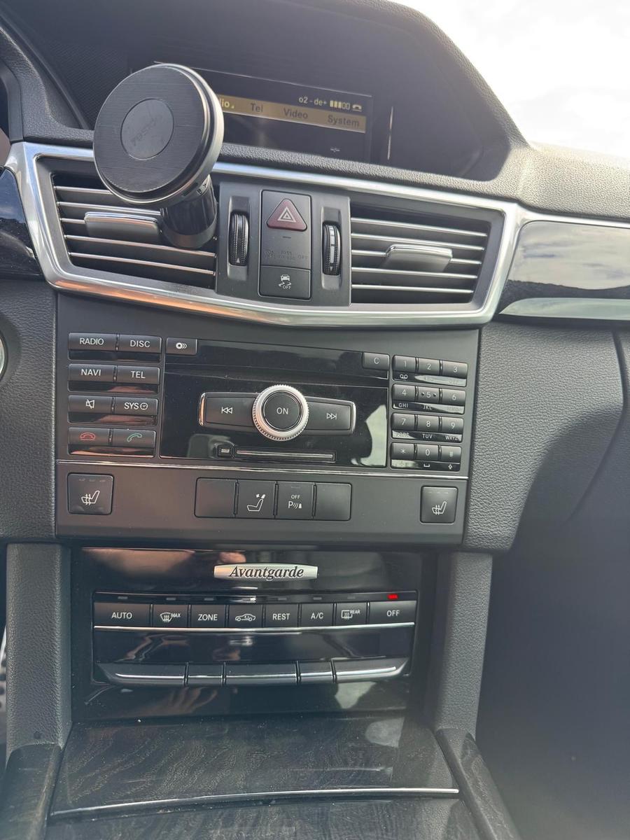 Mercedes-Benz E350 2009 — photo 13