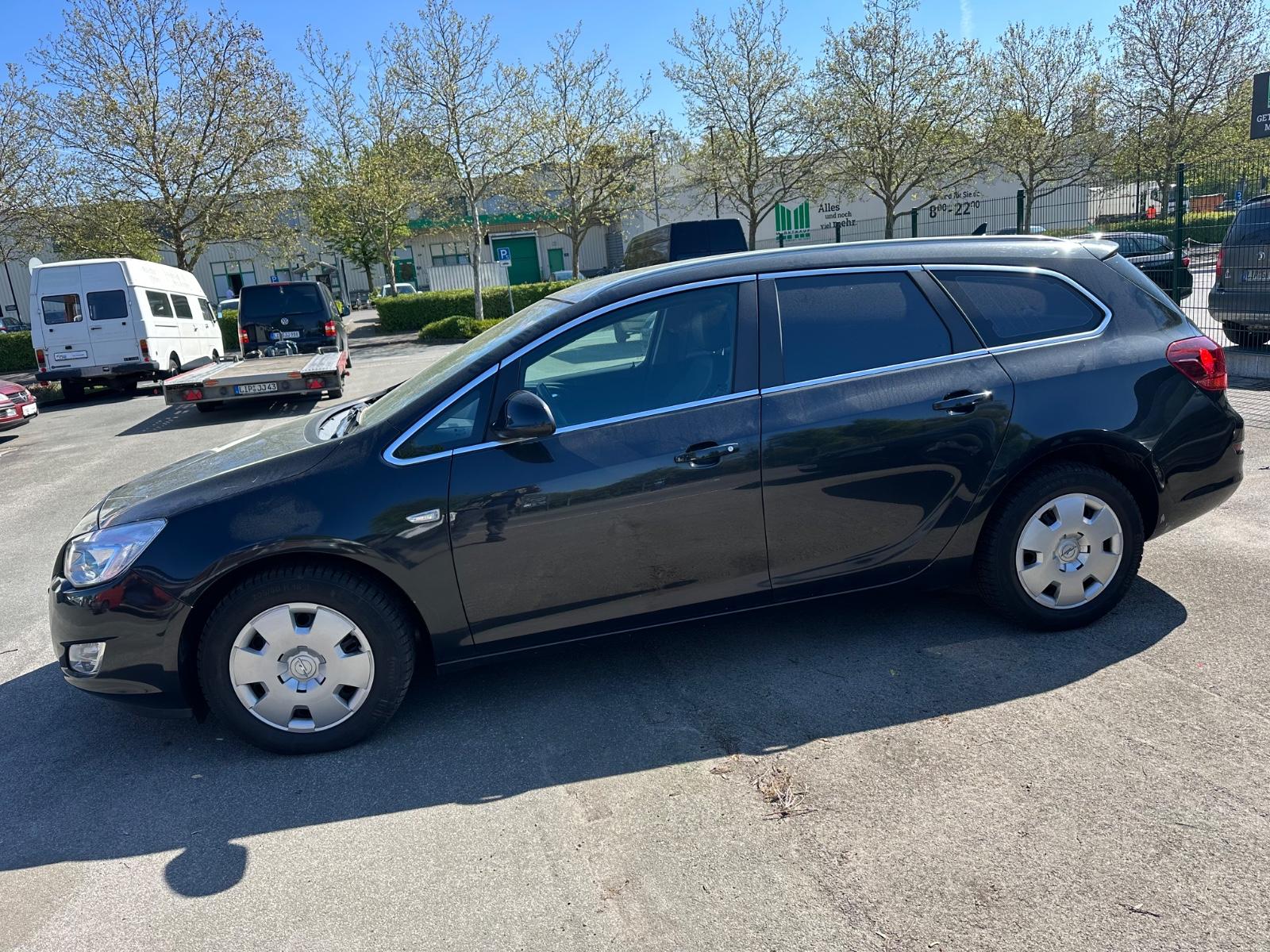 Opel Astra J Sports Tourer Innovation