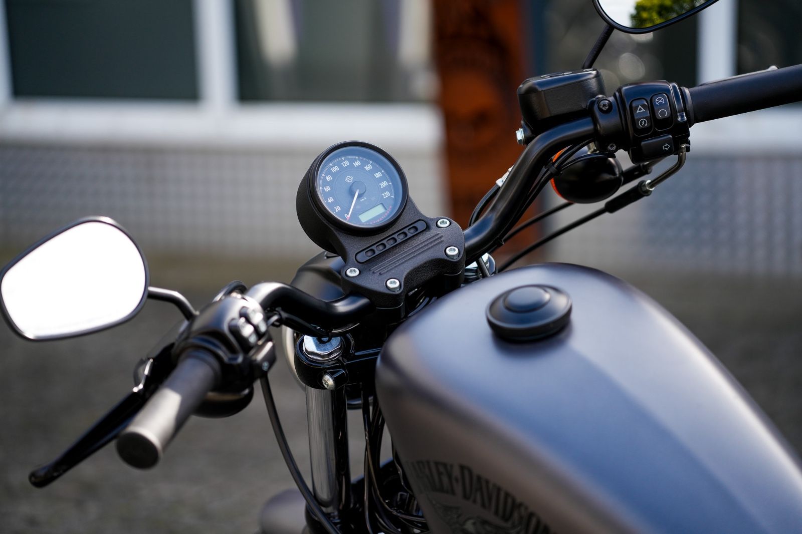 Fahrzeugabbildung Harley-Davidson SPORTSTER XL883N IRON
