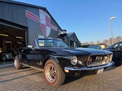FORD Mustang Cabrio Top Zustand Classic Data 2 400PS FORD Mustang Cabrio Top Zustand Classic Data 2 400PS