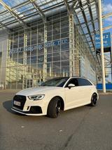 Audi RS3 Sportback SportAGA MMI LED VC AAC Leder - Audi RS3: Sportwagen