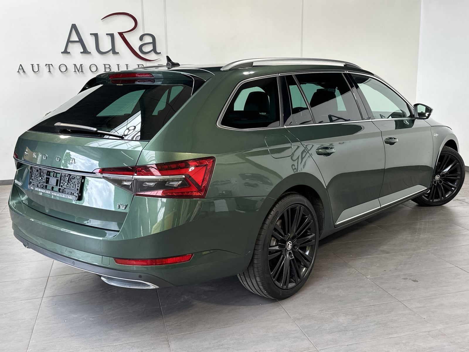Fahrzeugabbildung SKODA Superb Combi 1.4 TSI iV DSG L&K NAV+MATRIX+VCOCK
