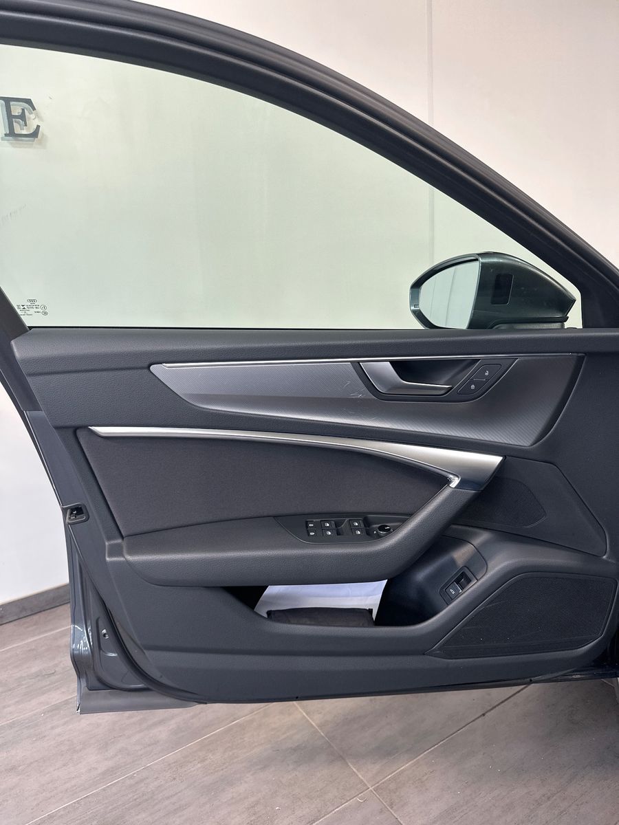 Fahrzeugabbildung Audi A6 Avant 40 TDI S-Line NAV+LED+PANO+AHK+19ZOLL