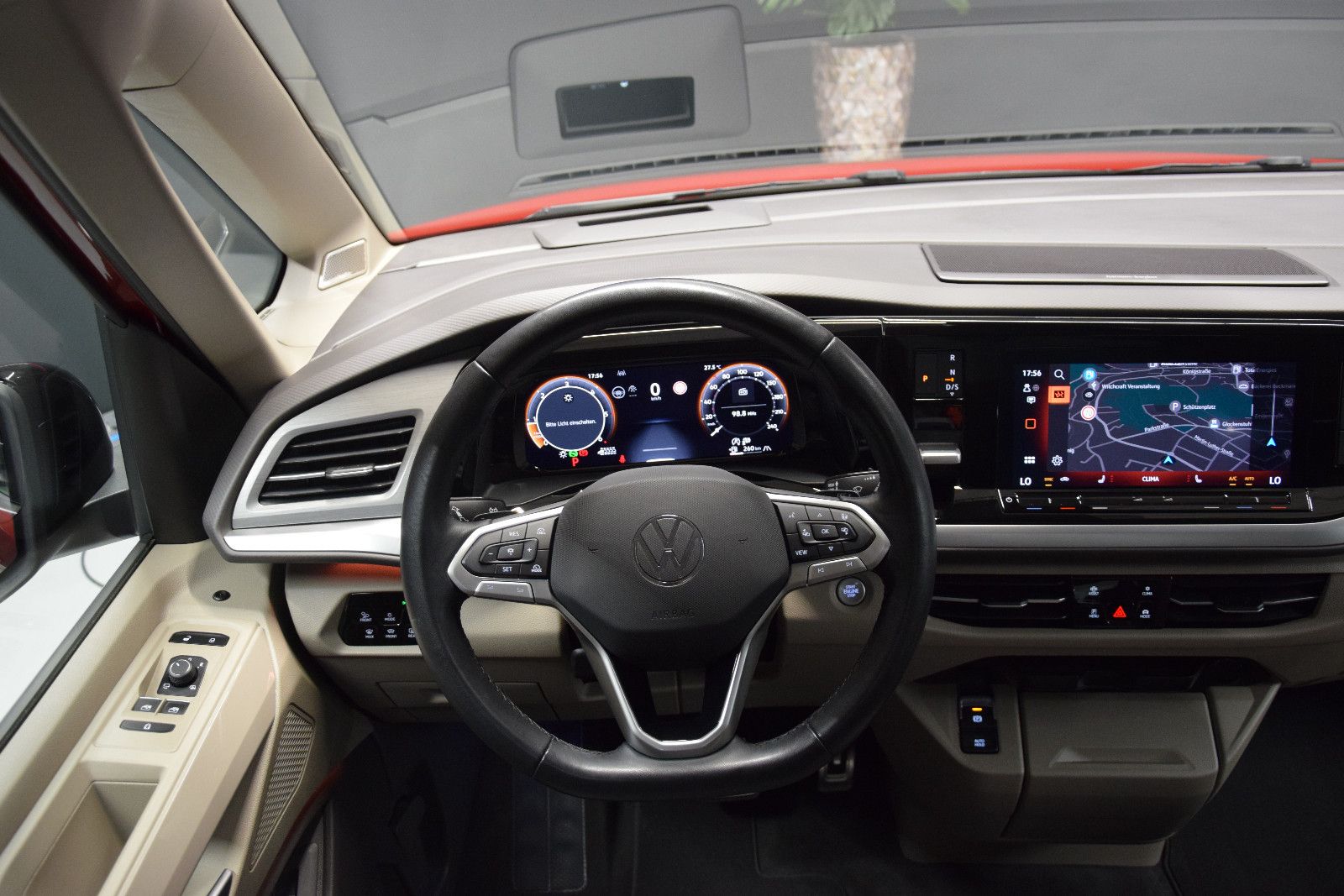 Fahrzeugabbildung Volkswagen T7 Multivan ACC DCC AHK HuD Pano Harman Kardon