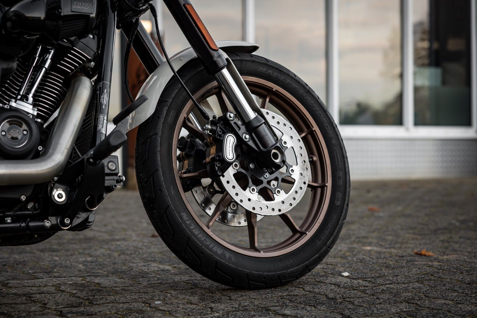 Fahrzeugabbildung Harley-Davidson FXLRS LOW RIDER S 117 CUI - JEKILL&HYDE -