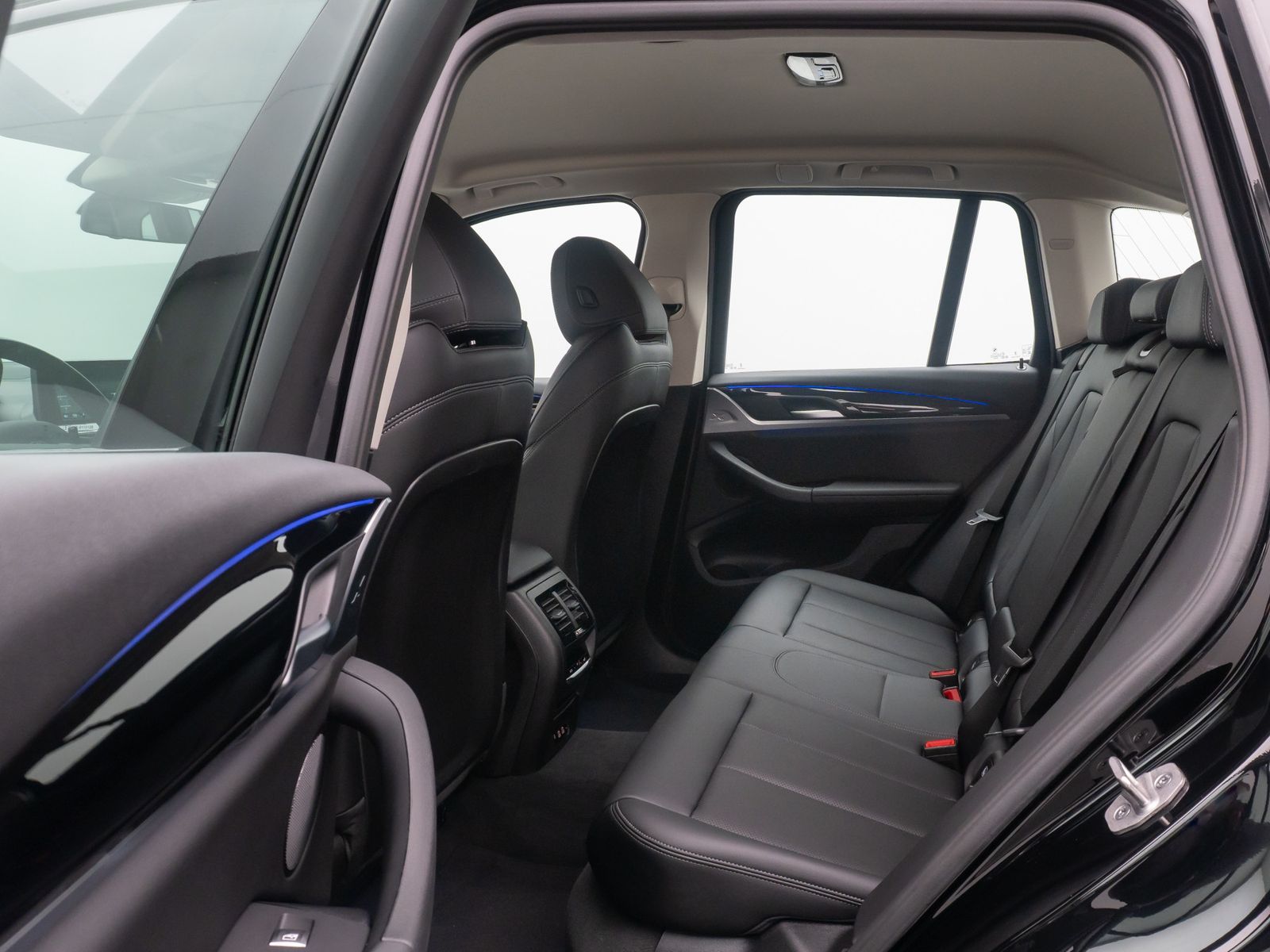 Fahrzeugabbildung BMW X3 xD20d Leder AHK Kamera DAB Sportsitz 18Zoll