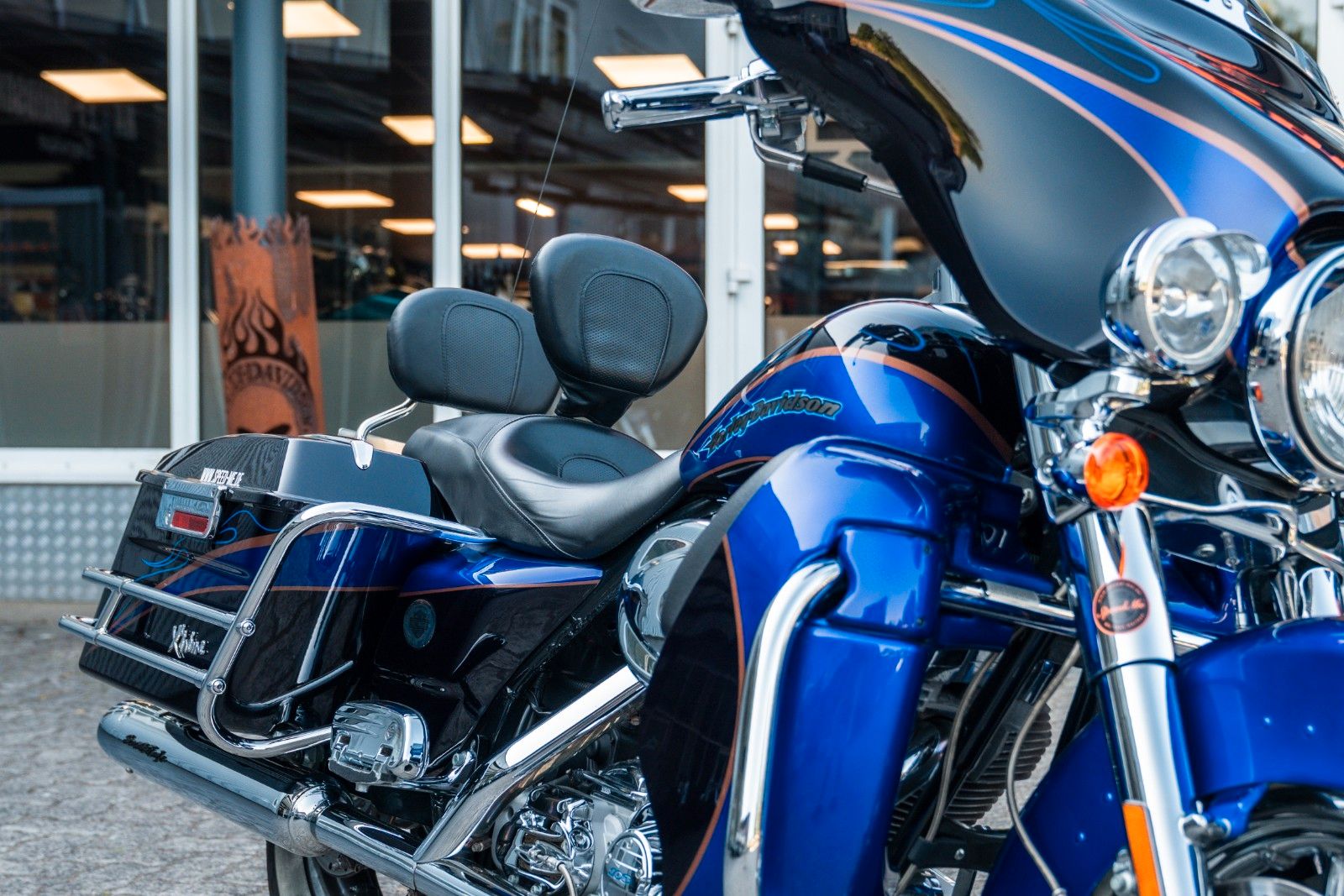 Fahrzeugabbildung Harley-Davidson FLHTCSE CVO Screamin Eagle E-Glide - Twin Cam