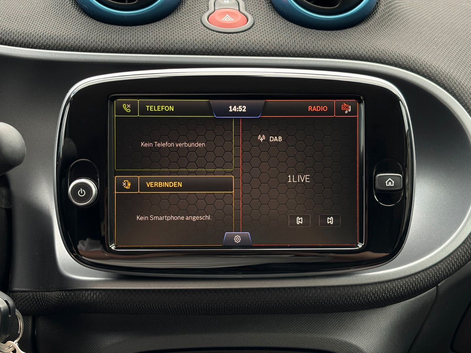 Fahrzeugabbildung Smart ForTwo Coupe EQ 60kW SHZ PDC Temp. Klima CarPlay