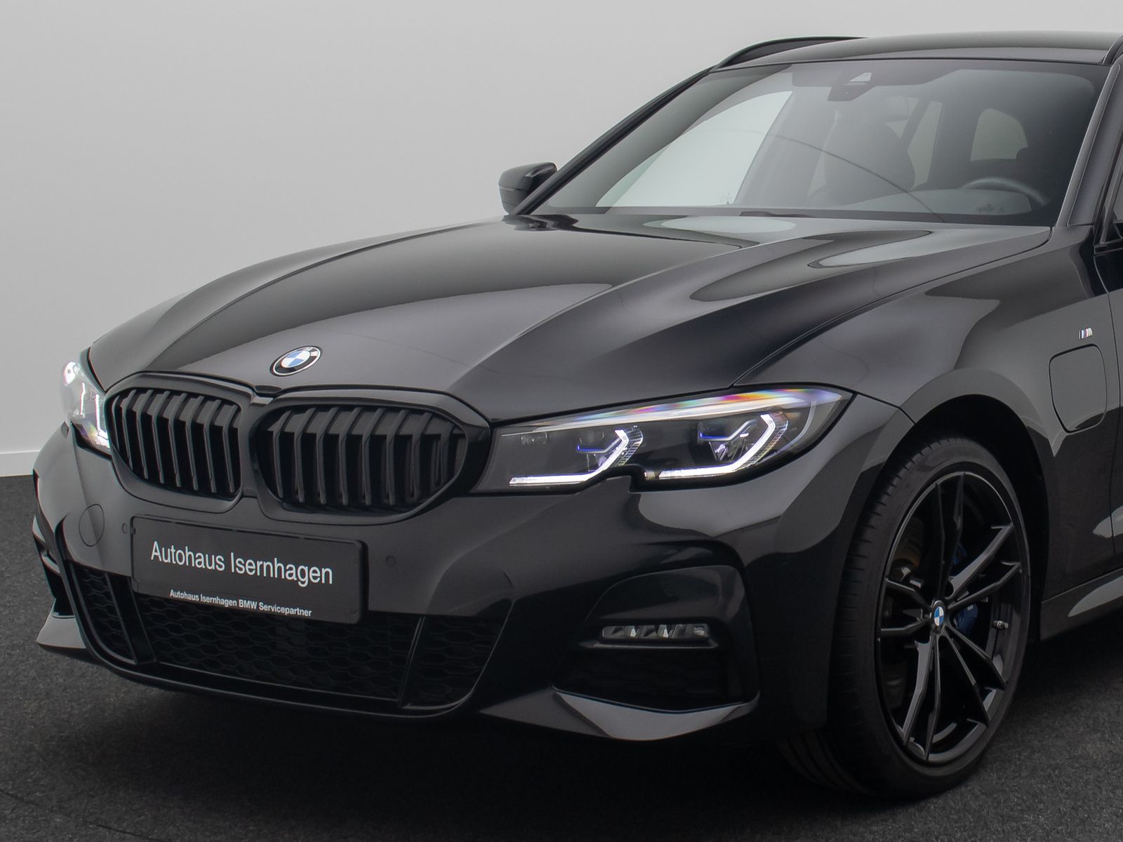 Fahrzeugabbildung BMW 330e xD M Sport DAB Laser Alarm Komfort 19Zoll