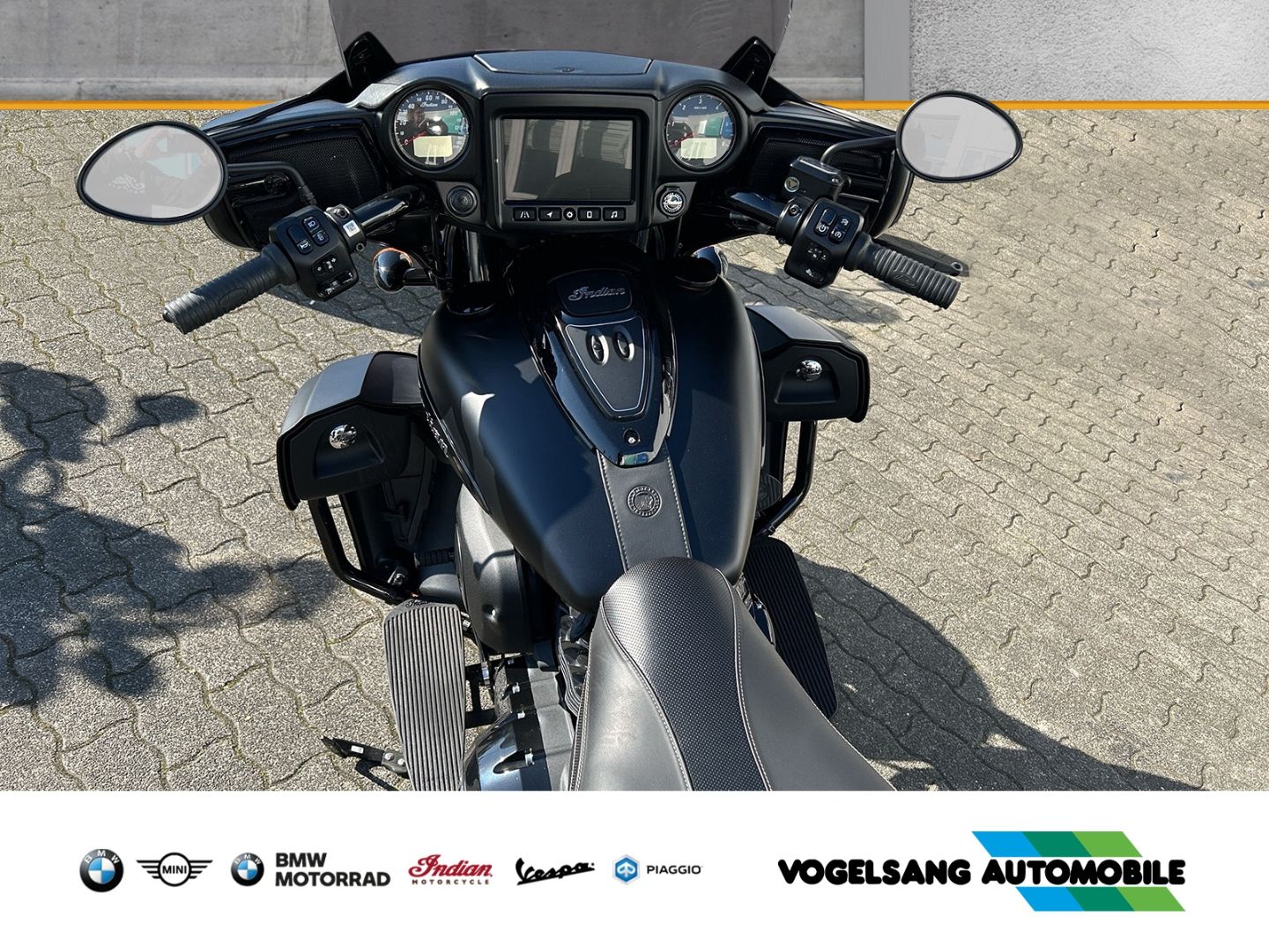 Fahrzeugabbildung Indian Roadmaster Dark Horse, Koffer, TopCase, Navigati