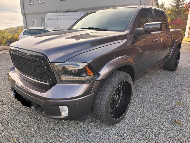 Dodge RAM 5.7  1500 4 X 4