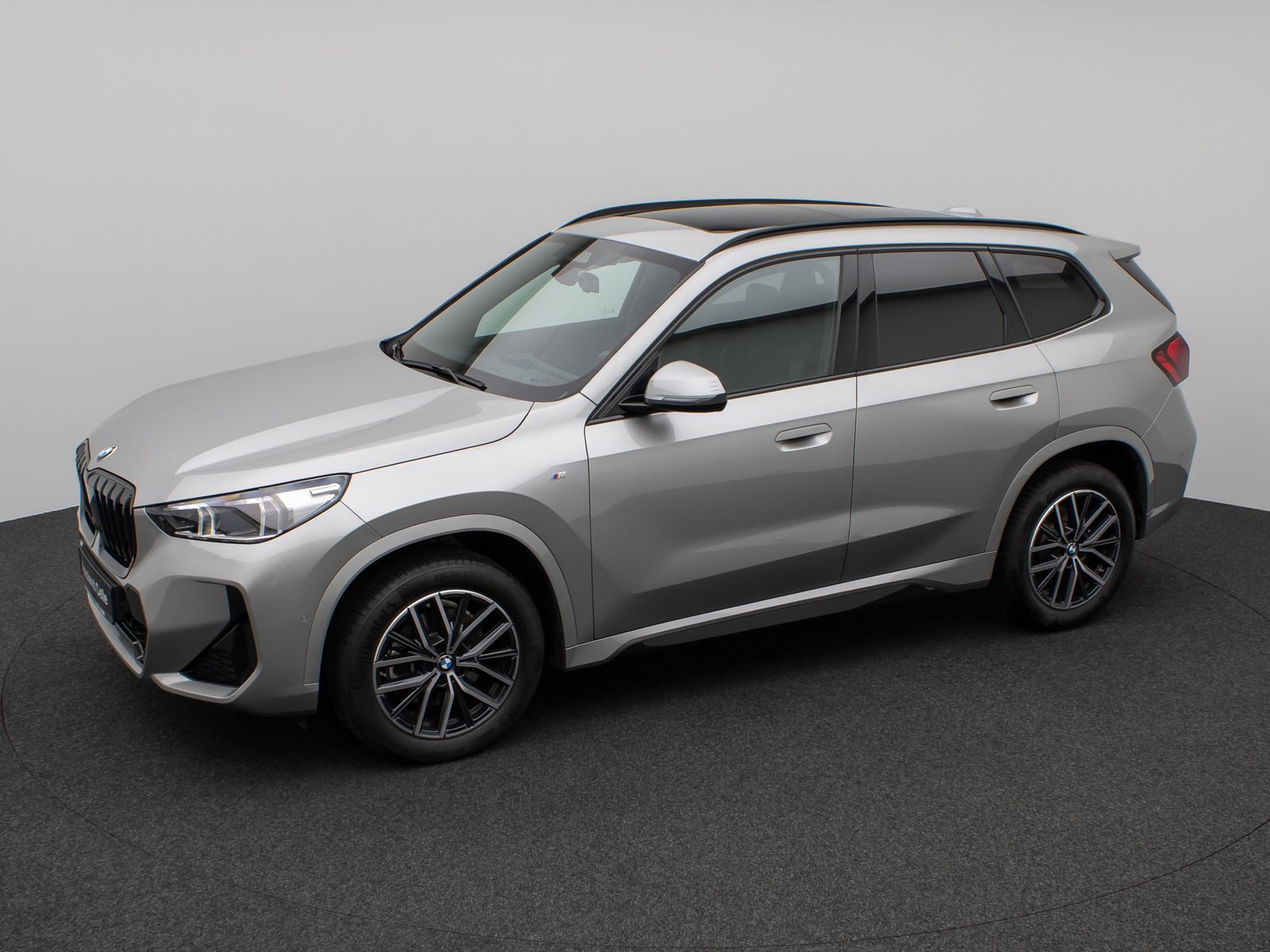 Fahrzeugabbildung BMW X1 sD20i M Sport Panorama Kamera DAB H/K Komfort