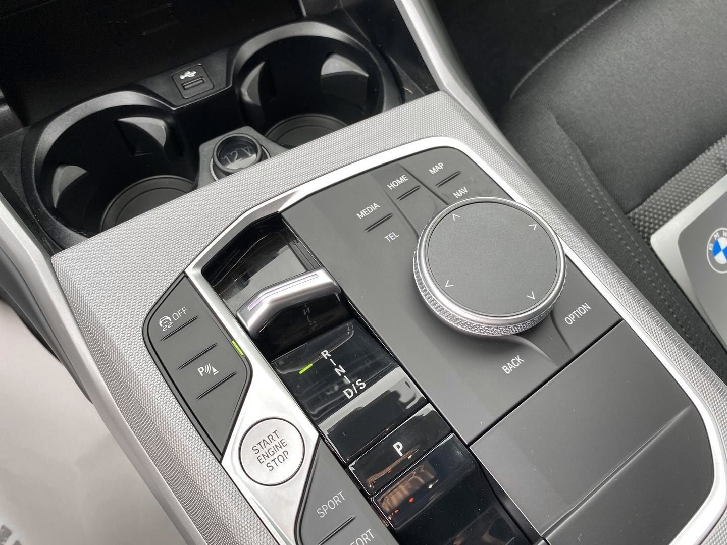BMW 330 d Touring HUD Navi Memory LED Blendfreies F foto 13