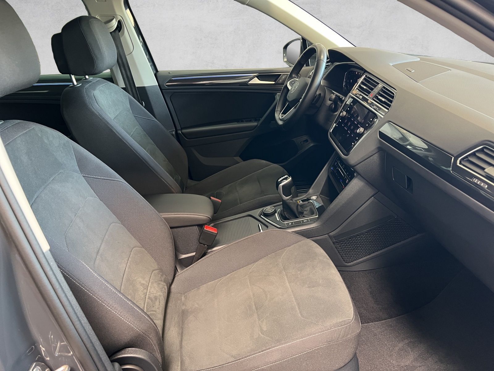 Tiguan Elegance 2.0 TSI DSG 4M ACC*AHK*Navi*Kame