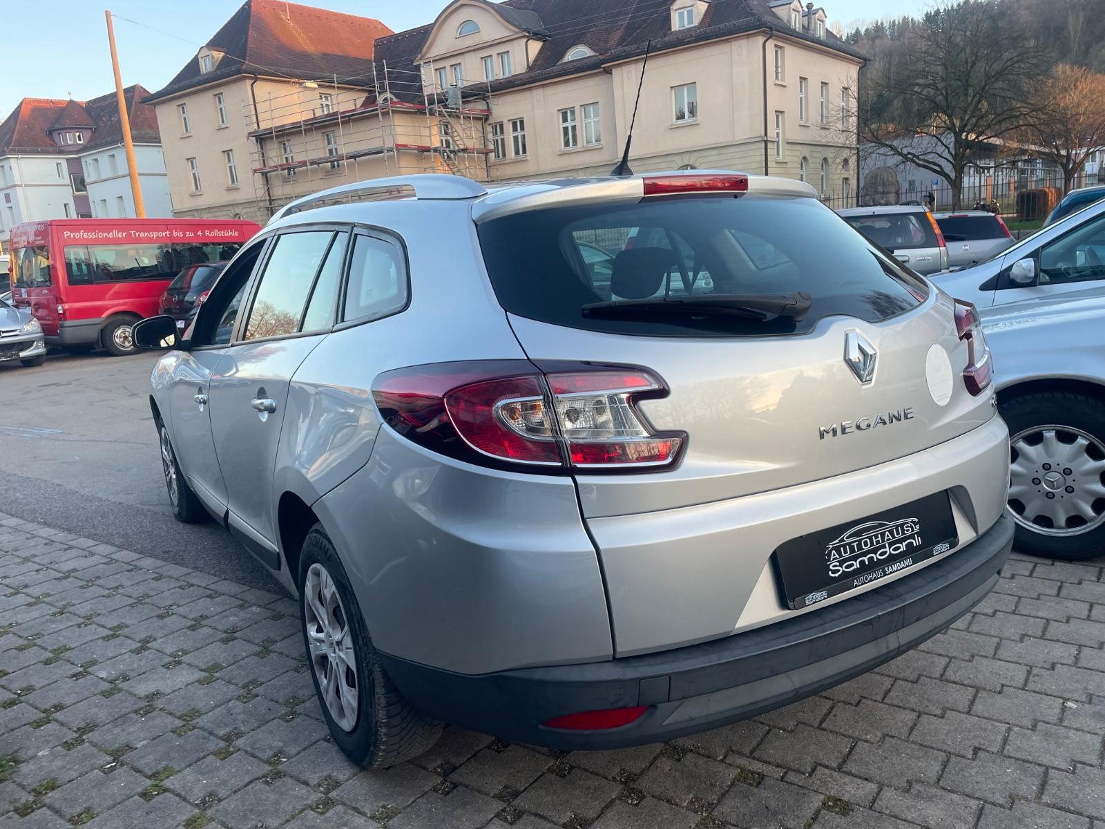 Renault Megane 2010 — photo 12