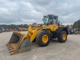 Komatsu WA320