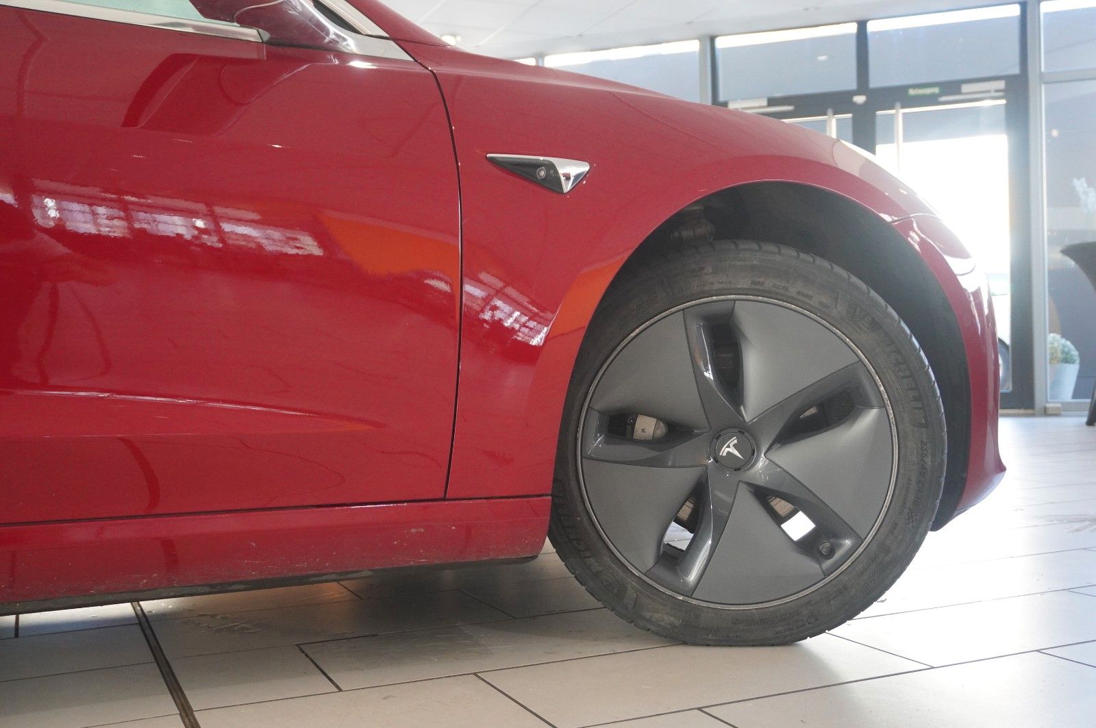 Fahrzeugabbildung Tesla Model 3 Standard Range Plus NAVI/KAMERA/SH/PANO