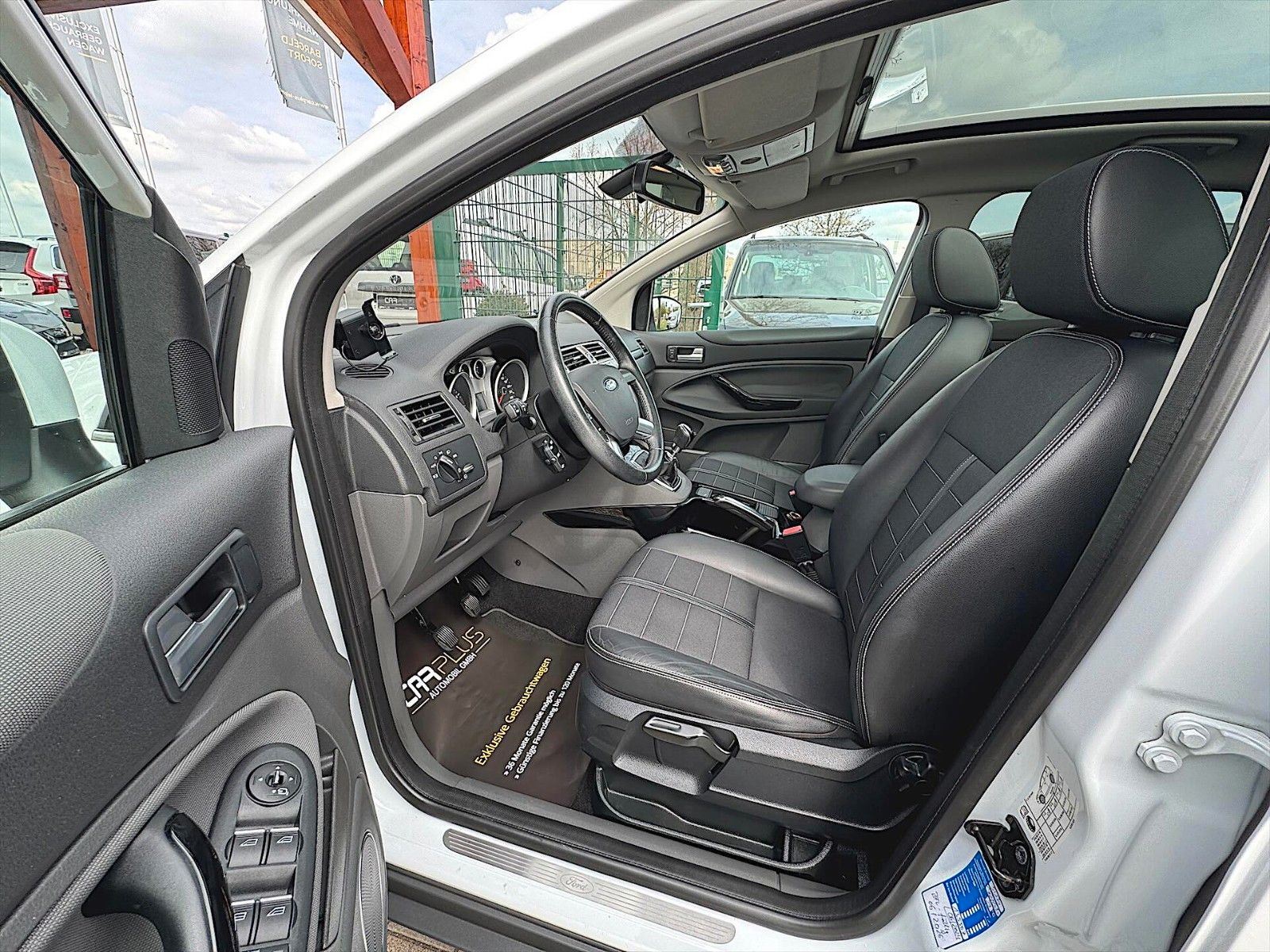 Fahrzeugabbildung Ford Kuga Titanium 2.5 Sport *Panorama*Bi-Xenon*LED*