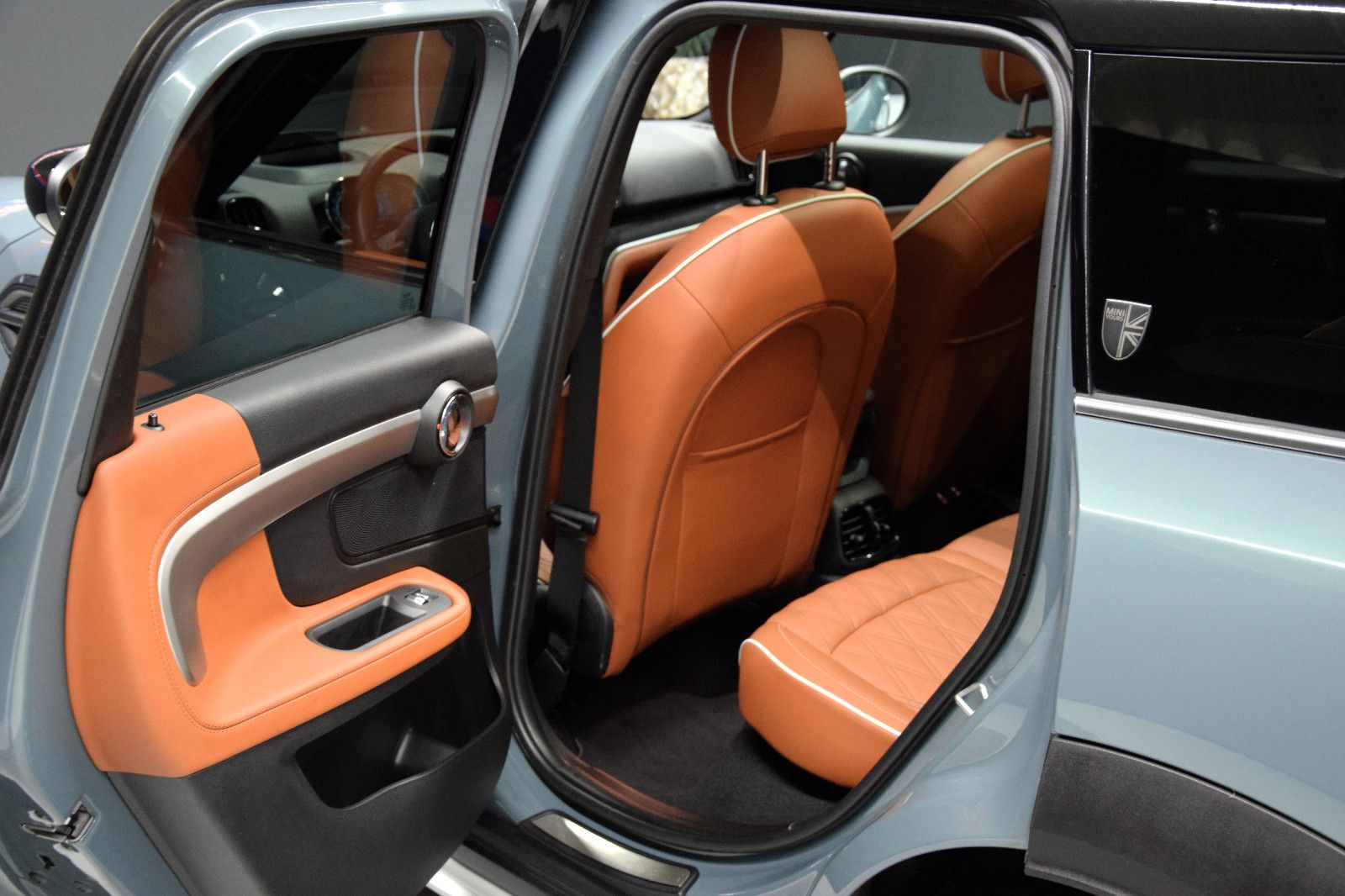 Fahrzeugabbildung MINI Cooper Countryman Yours Trim Pano Leder-braun