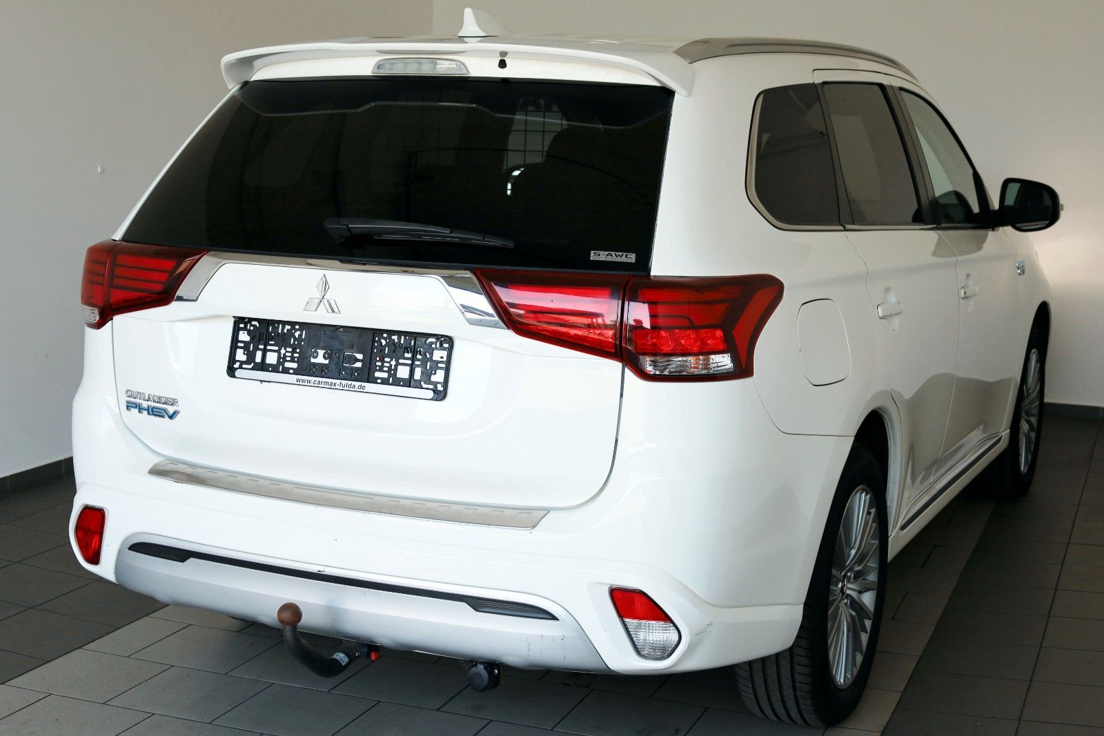 Fahrzeugabbildung Mitsubishi Outlander PHEV 4WD SH,PDC,Kamera,AHK,SR+WR