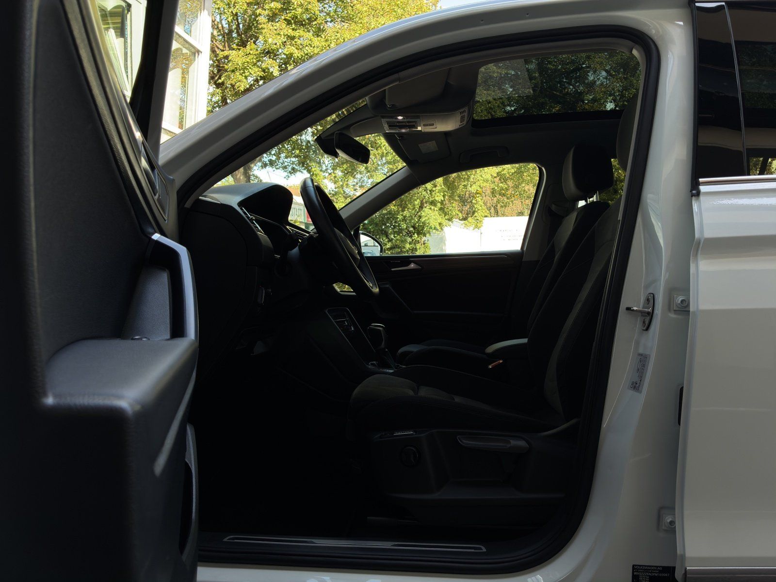 Fahrzeugabbildung Volkswagen Tiguan Allspace 2.0 TSI 4Motion Elegance 360,AHK