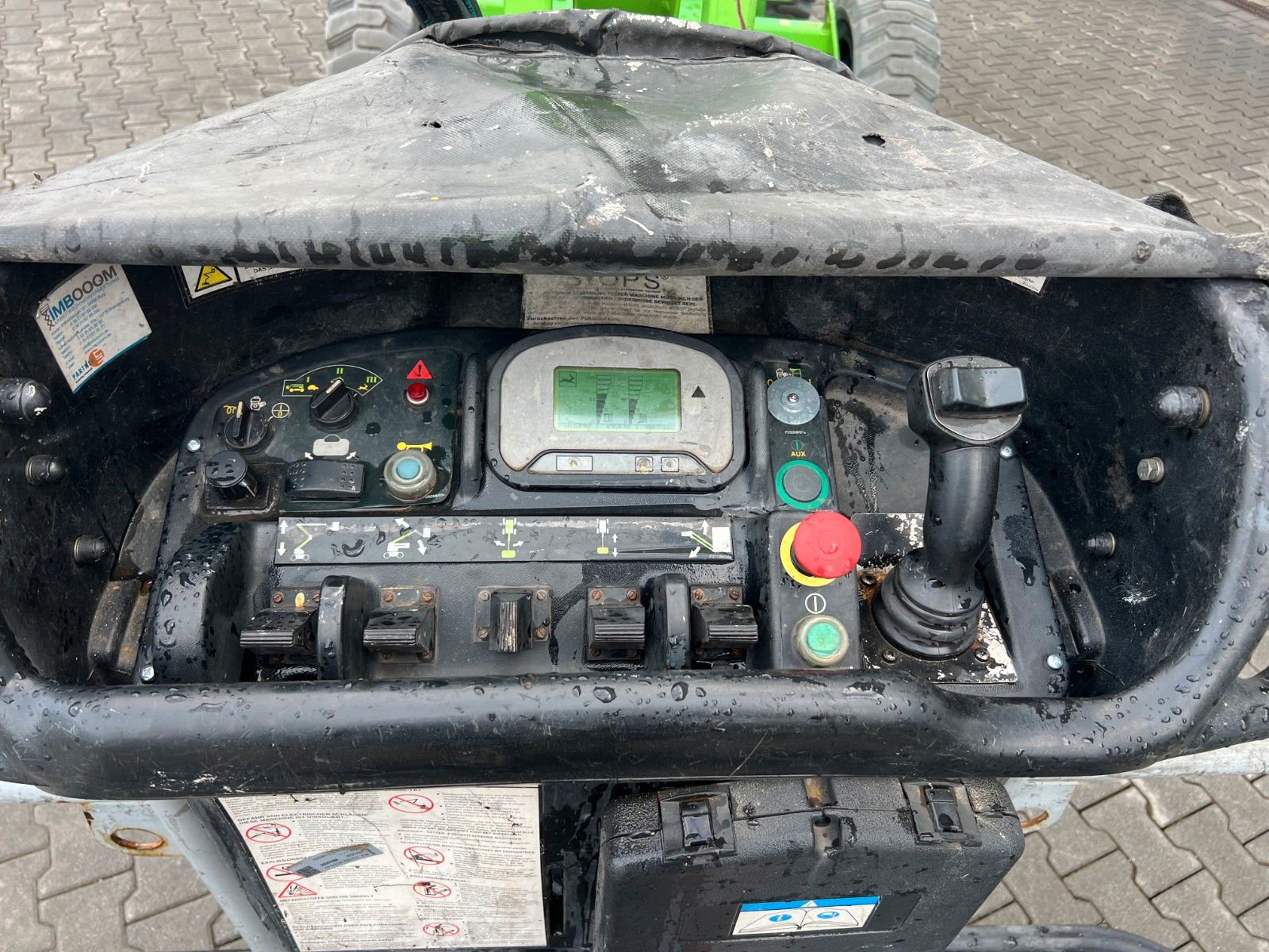 Fahrzeugabbildung Niftylift HR17 Hybrid 4X4 / 1.417h / 17m Arbeithöhe