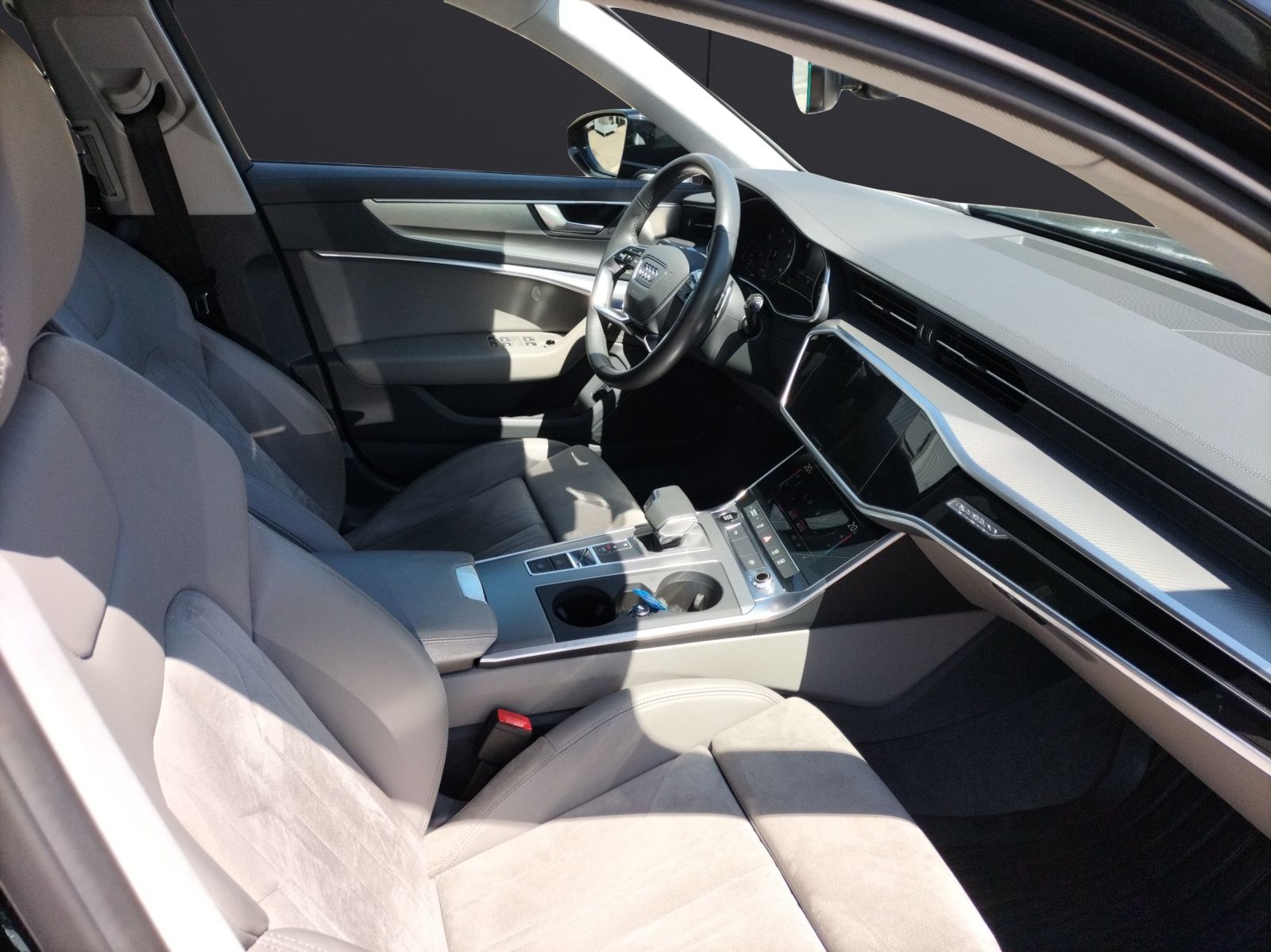 Fahrzeugabbildung Audi A6 Avant 45 TDI design quattro LED Navi ACC