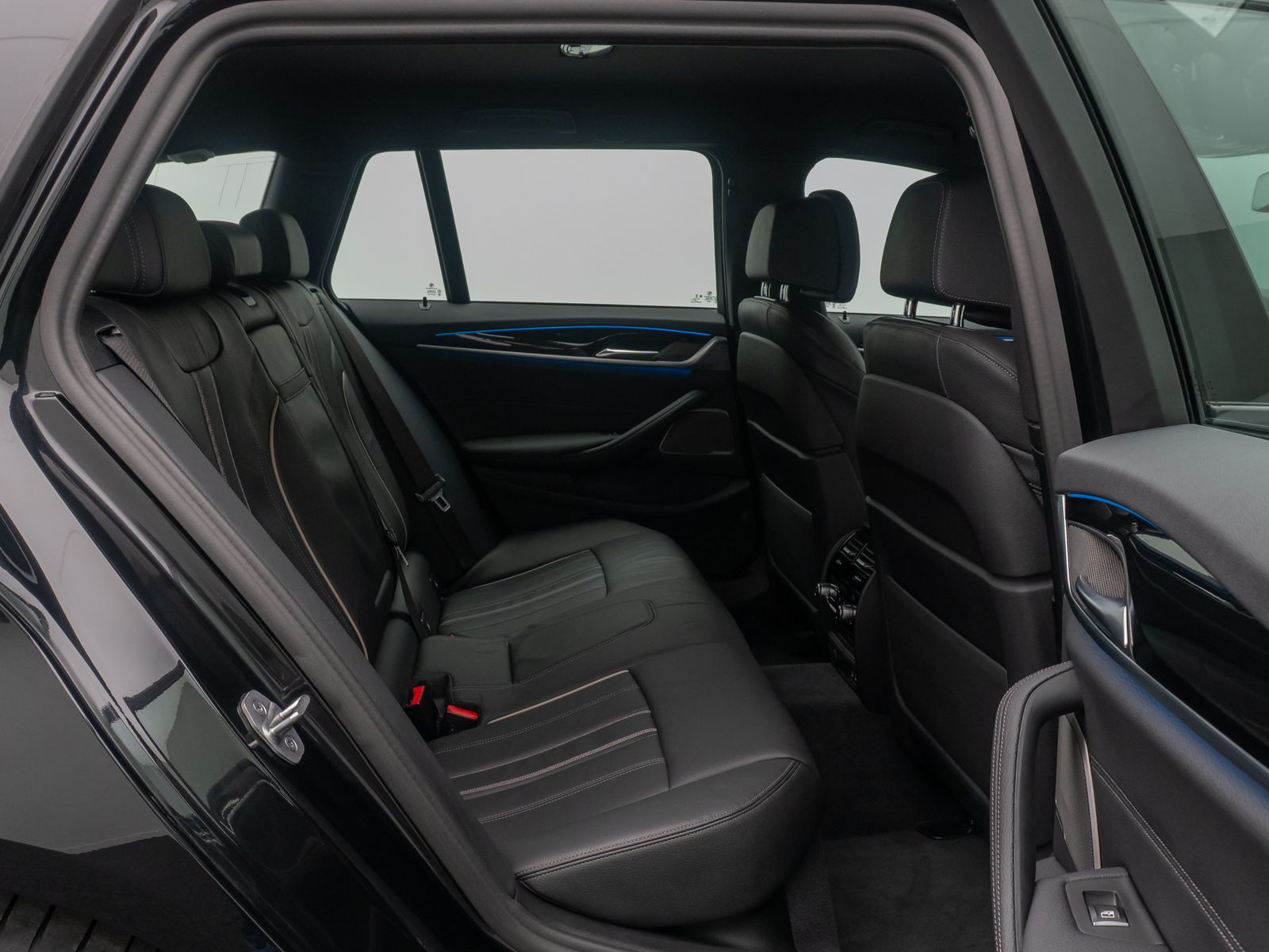 Fahrzeugabbildung BMW 530e M Sport DAB Laser H/K AHK Kamera HUD Komfor