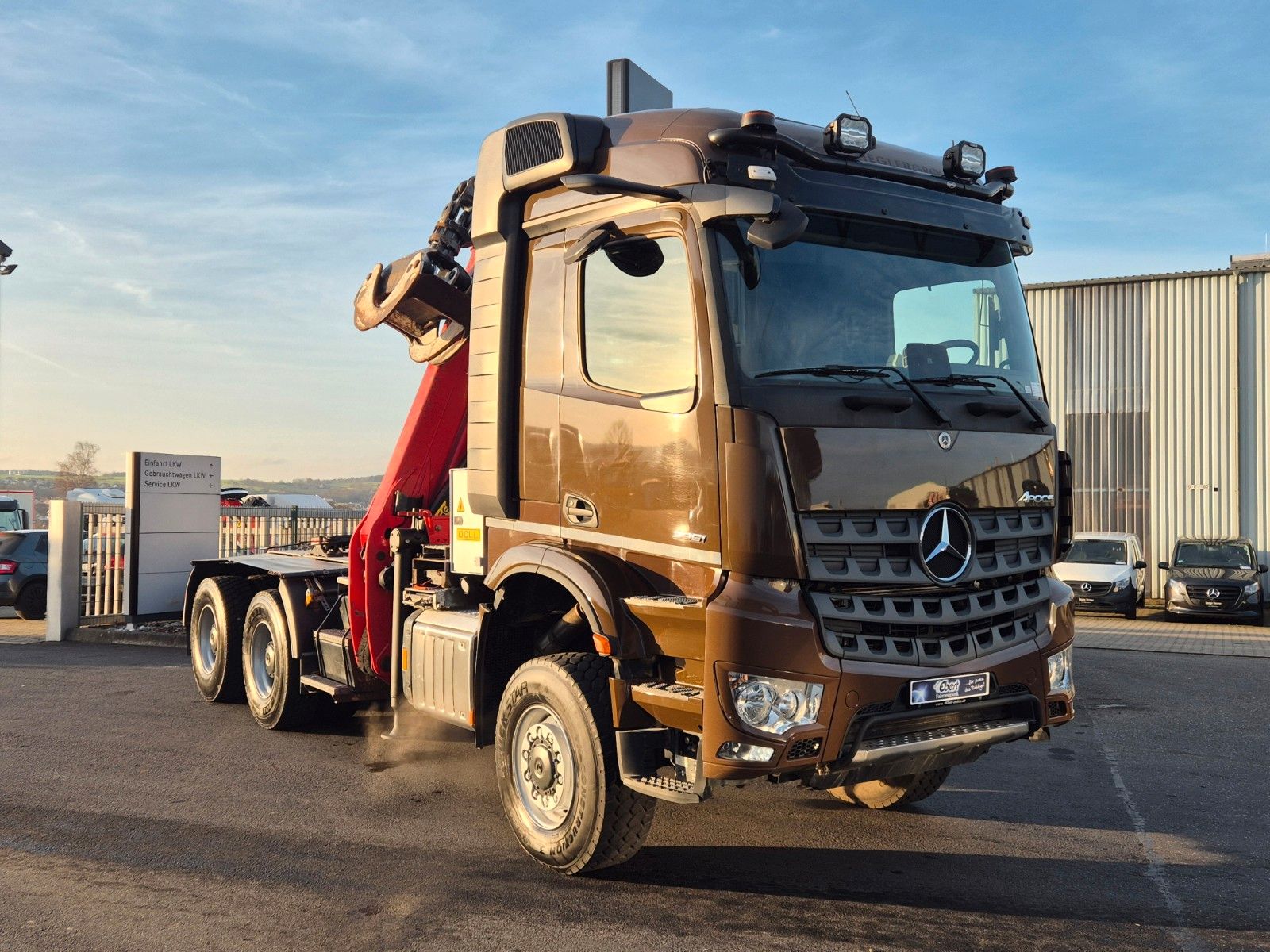 Fahrzeugabbildung Mercedes-Benz Arocs 3351 LS 6x6 Palfinger S260Z96 Y Crane