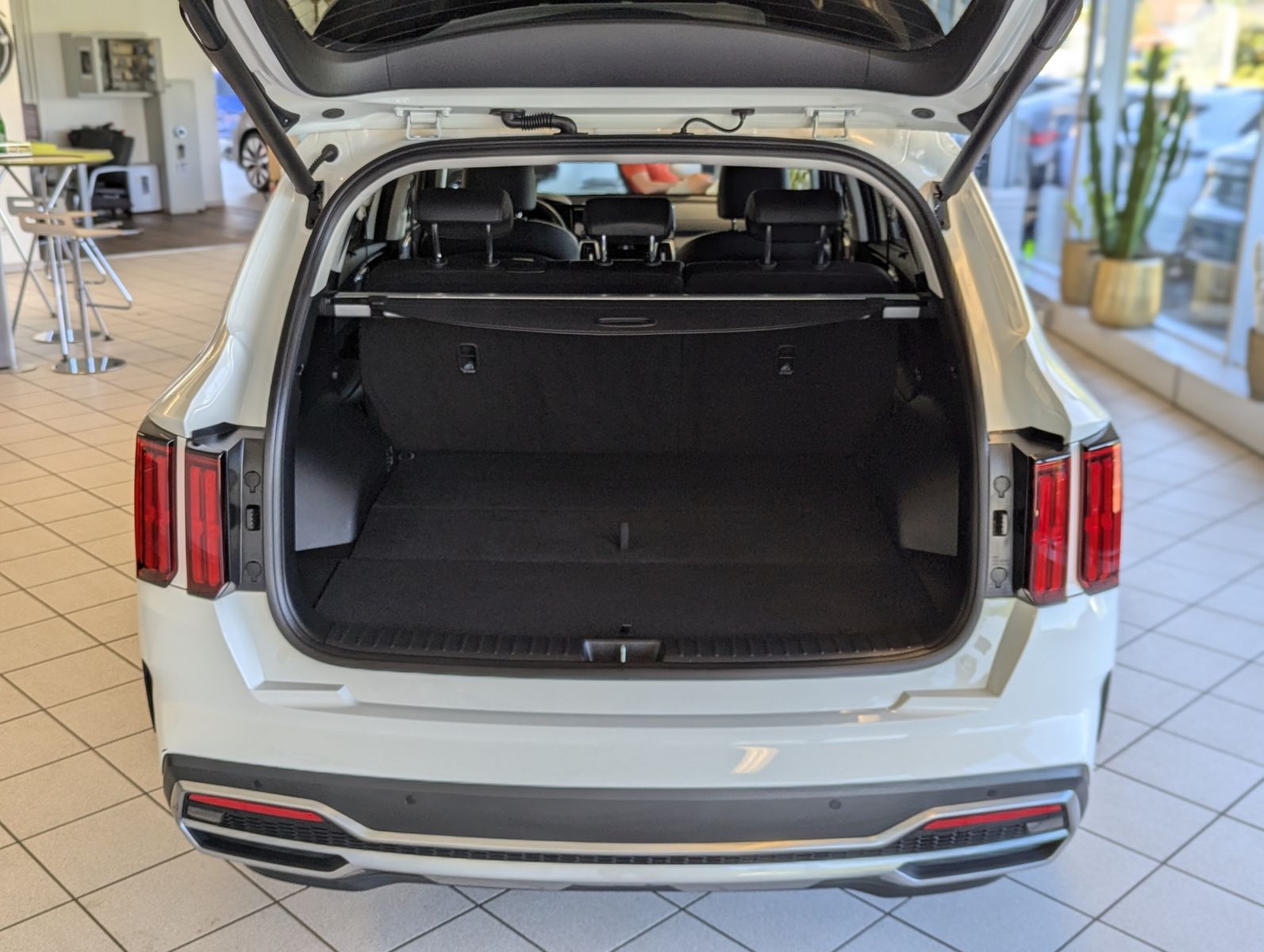 KIA Sorento Spirit 4WD Plug-In Hybrid ACC BOSE 360° - Image 17