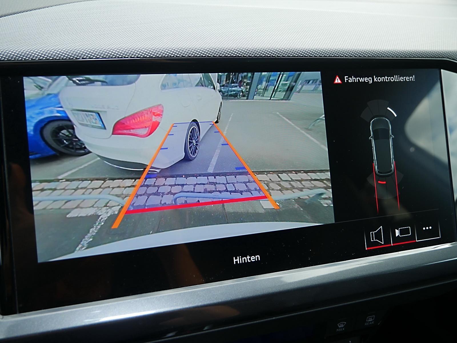 Audi Q4 45 S Line Int Navi,HUD,Matrix,R-Kamera, миниатюра 9