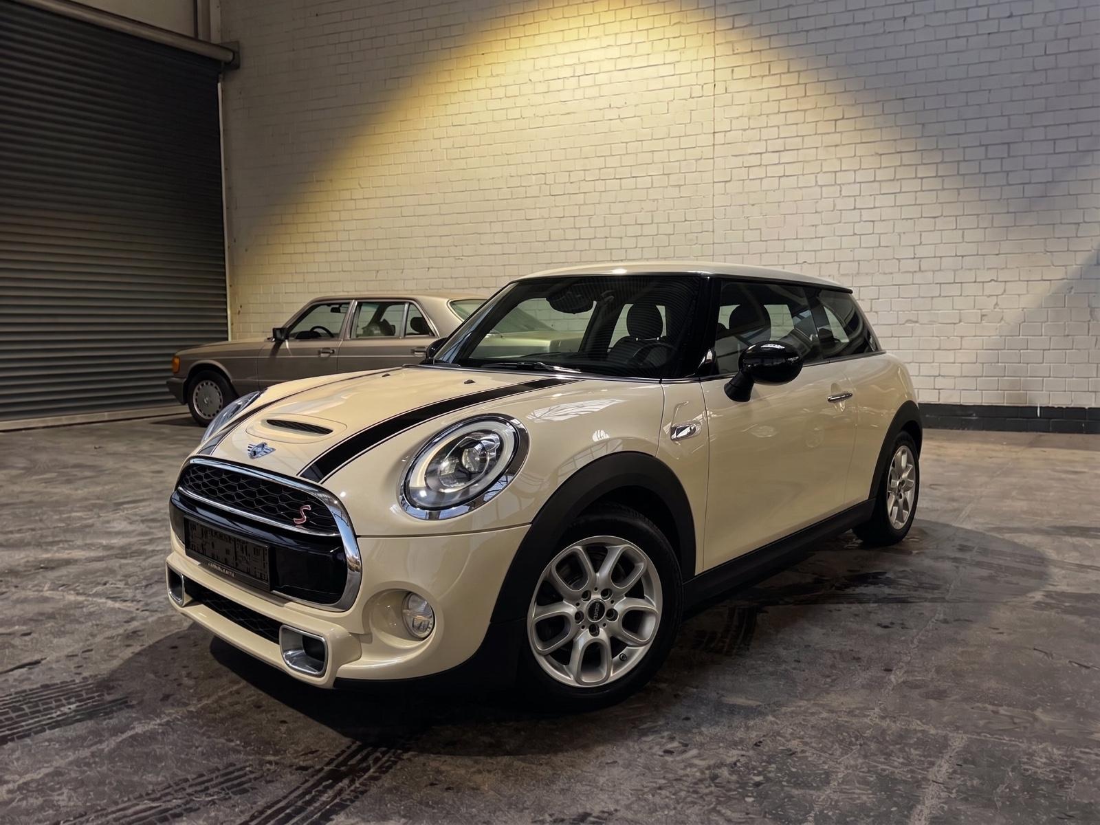 MINI 3-trg. Cooper S Chili Pano Navi Leder LED