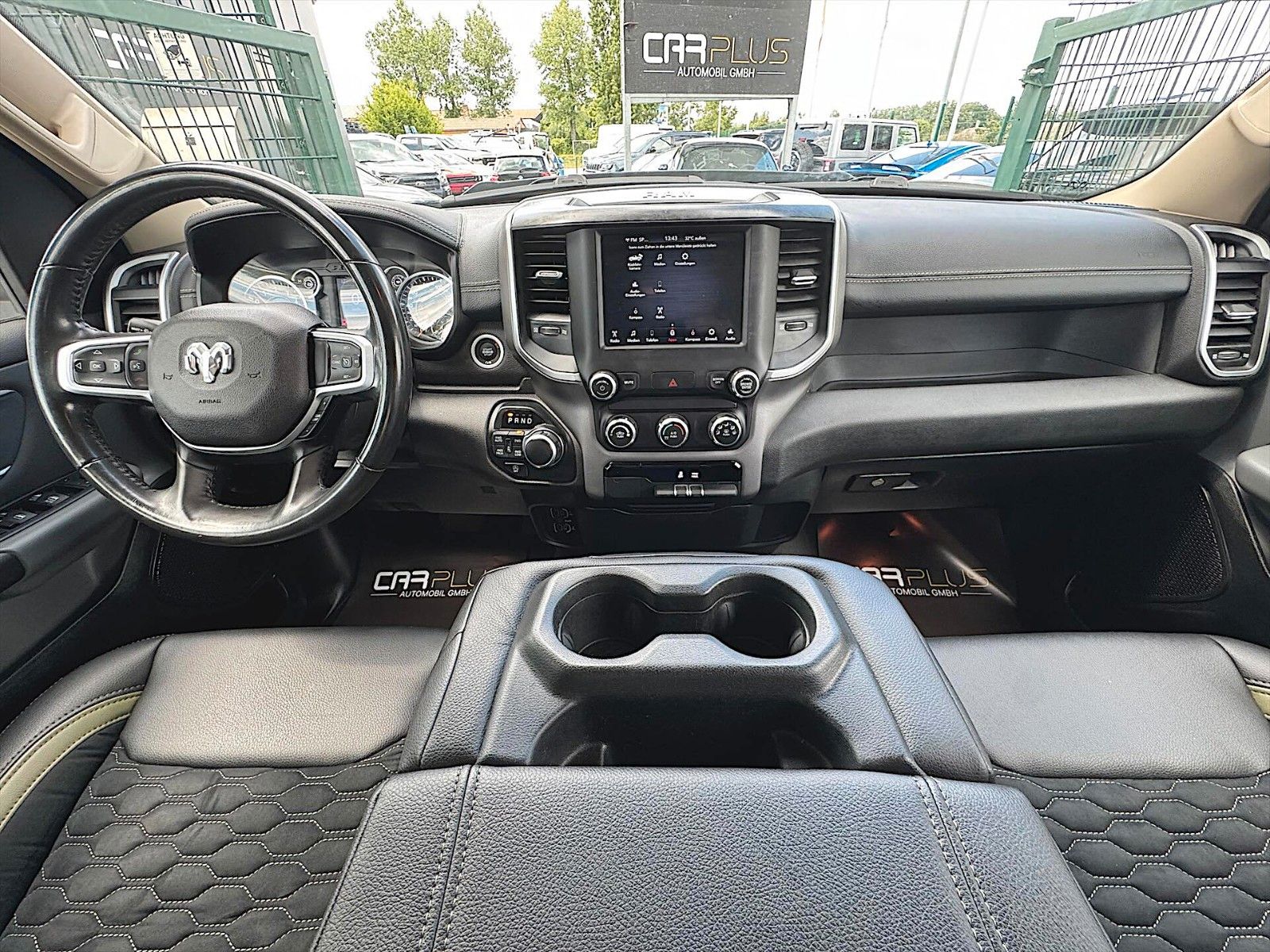 Fahrzeugabbildung Dodge RAM 5.7 V8 HEMI NightEdition Offroad 4x4 eTorque