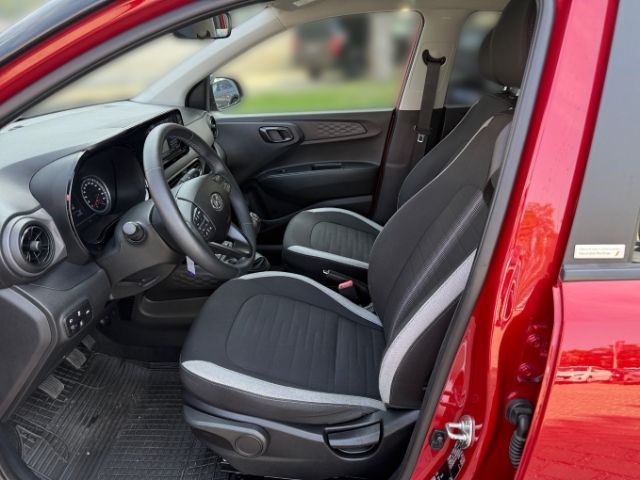 Fahrzeugabbildung Hyundai i10 Intro Edition 1.2 Navi CarPlay PDC Shzg Temp