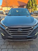 Hyundai TUCSON 4WD  Premium plus  - Hyundai mit Diesel-Antrieb: Plus