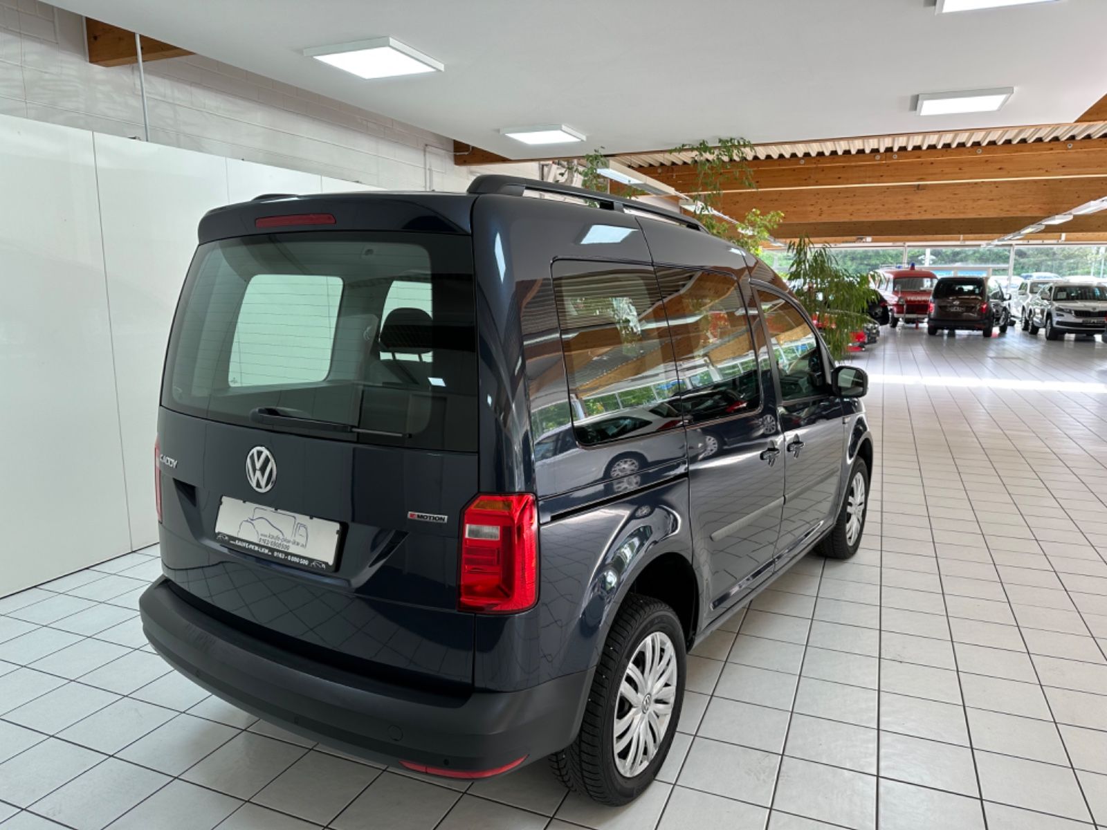 Fahrzeugabbildung Volkswagen Caddy Kombi Trendline BMT 4Motion