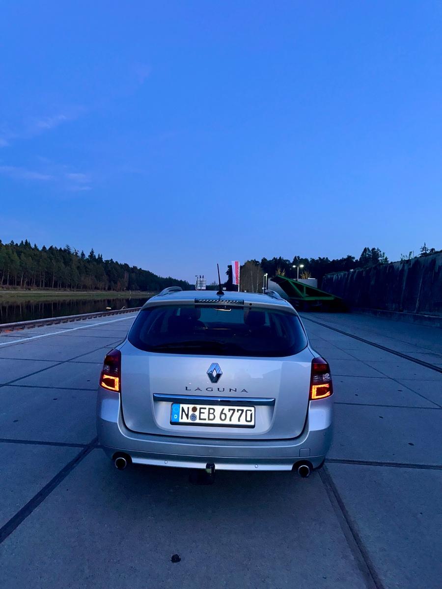 Renault Laguna 2011 — engine 1.995 cm³, 173 HP (127kW)