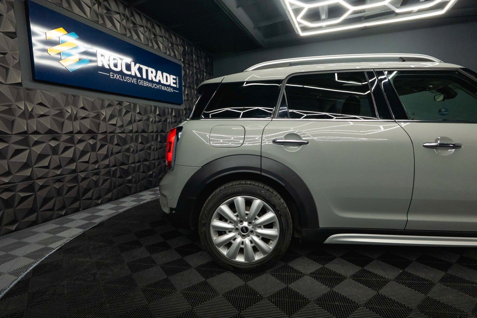 Fahrzeugabbildung MINI COOPER SE Countryman All4 | Pano | ACC | Plug-In