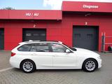 BMW 320 i Touring AUTOMATIK-NAVI-PANORAMADACH-KAMERA - mit Benzin-Antrieb: Kombi, mit Klimaanlage