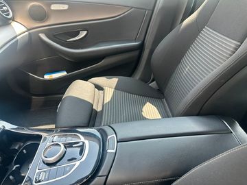Mercedes E 220 - 11