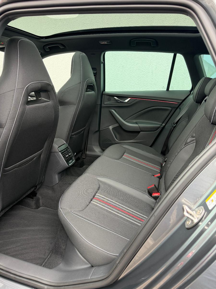 Skoda Kamiq 1.0 TSI DSG Monte Carlo (Pano,AHK,5/100)