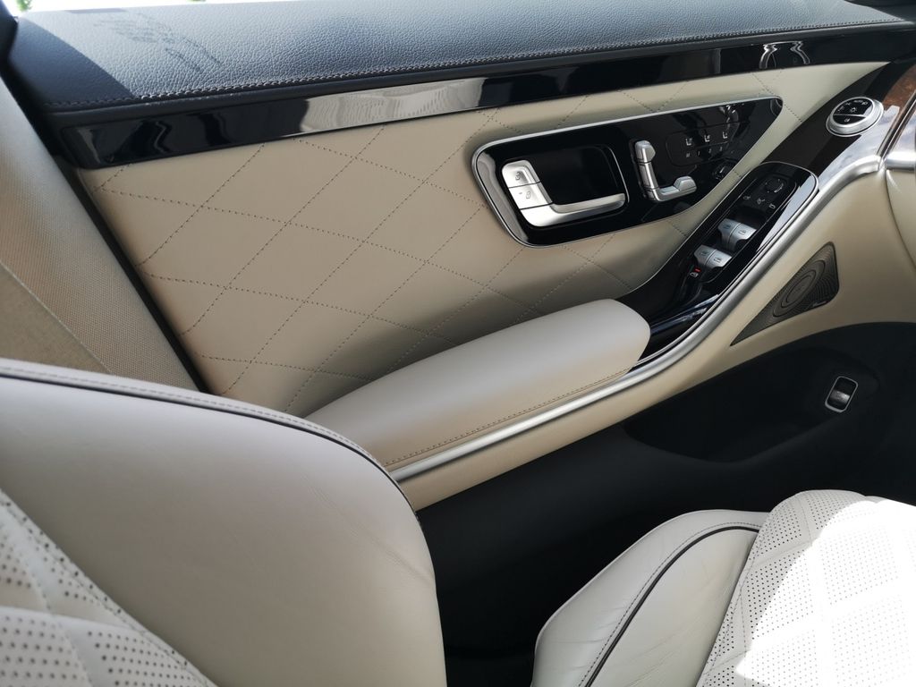 MERCEDES-BENZ S-Class 2022