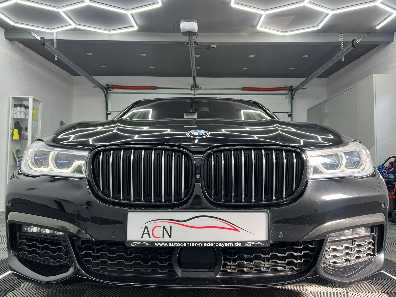 Fahrzeugabbildung BMW 750 d xDrive M SPORT/LASER/TOP VIEW/MASSAGE/19%