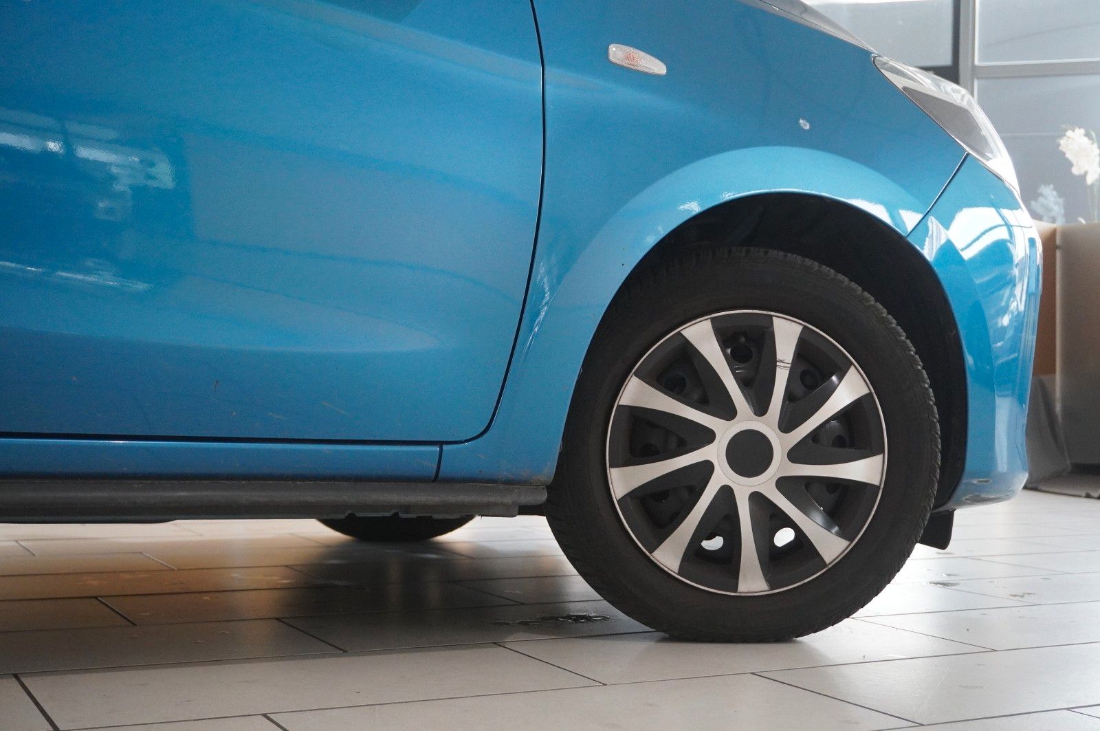 Fahrzeugabbildung Mitsubishi Space Star 1.2 SPIRIT 5-TÜR KLIMA/USB/CD/TÜV-NEU