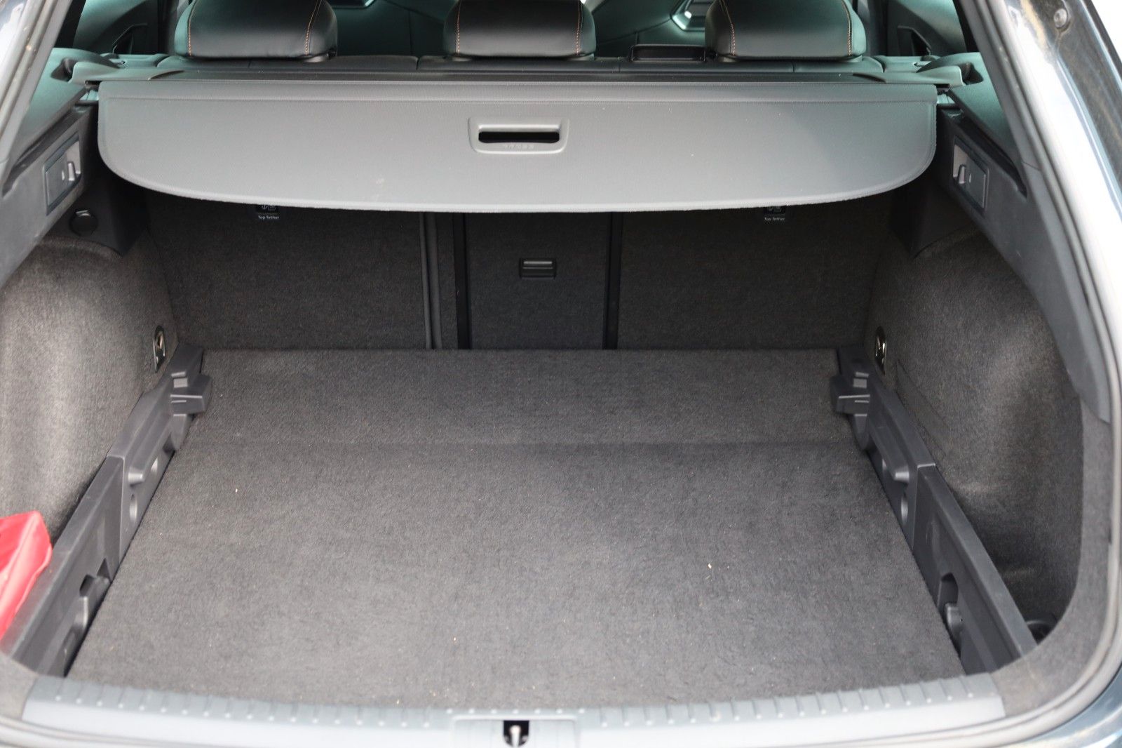 Fahrzeugabbildung CUPRA Sportstourer 2,0 TSI DSG *AHZV *Leder *PANO