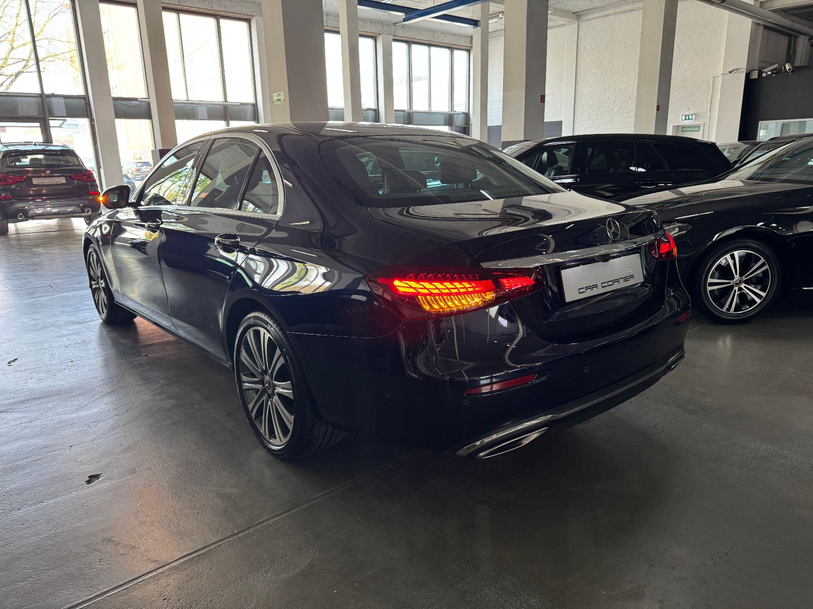 Fahrzeugabbildung Mercedes-Benz E 450 4MATIC 9G-TRONIC 2X AVANTGARDE FACELIFT