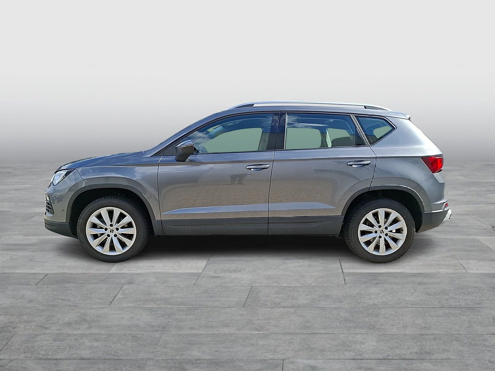 Fahrzeugabbildung SEAT Ateca TSI Style DSG LED Navi AID ACC Park-Assist