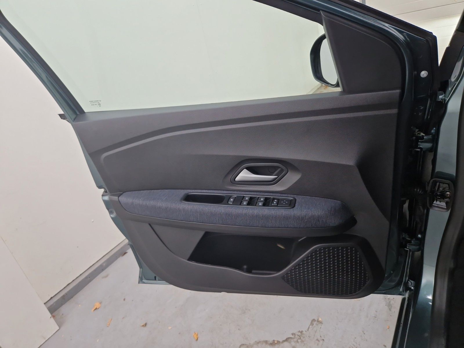 DACIA Sandero  Eco-G 120 Expression Winter Benzin&amp;Gas – Bild 32