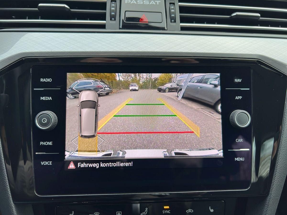 Passat Variant Business 2.0 TDI DSG RFK ACC NAVI