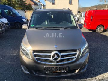 Mercedes V 250 - 12